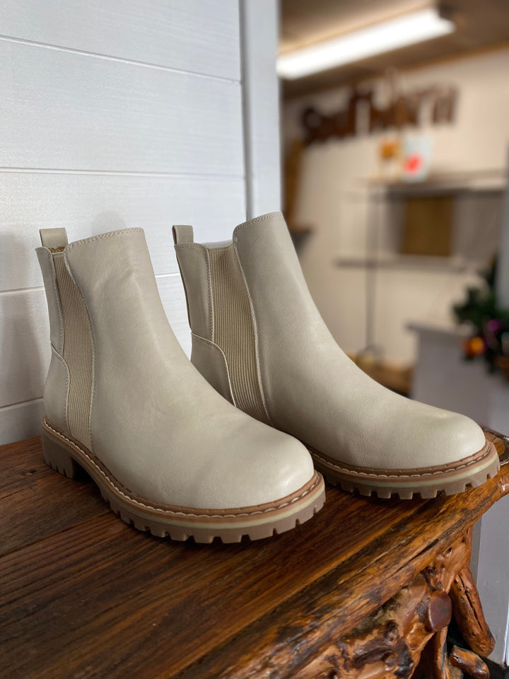 Howl Ivory Boot-Boots-Corky's-Whiskey Ray's Boutique, Women's Western Wear Boutique in Waxahachie, TX