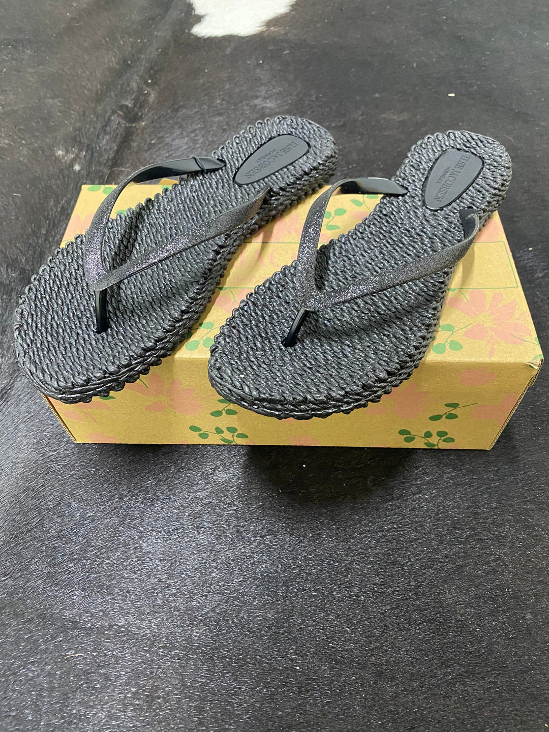 Isle Jacobsen Flip Flop-Black-Sandals-Isle of Jacobsen-Whiskey Ray's Boutique, Women's Western Wear Boutique in Waxahachie, TX