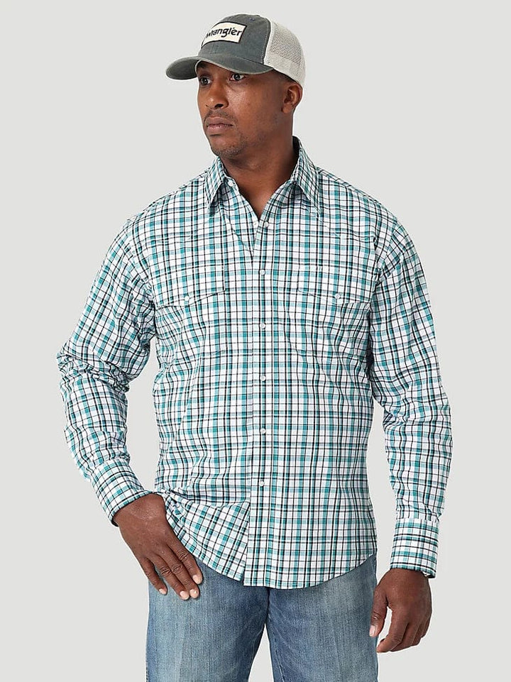 MEN'S WRINKLE RESIST LONG SLEEVE WESTERN SNAP PLAID SHIRT IN CYAN MIST-Men's Shirts-Wrangler-Whiskey Ray's Boutique, Women's Western Wear Boutique in Waxahachie, TX