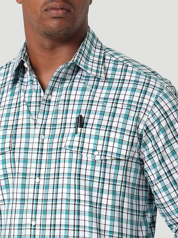 MEN'S WRINKLE RESIST LONG SLEEVE WESTERN SNAP PLAID SHIRT IN CYAN MIST-Men's Shirts-Wrangler-Whiskey Ray's Boutique, Women's Western Wear Boutique in Waxahachie, TX